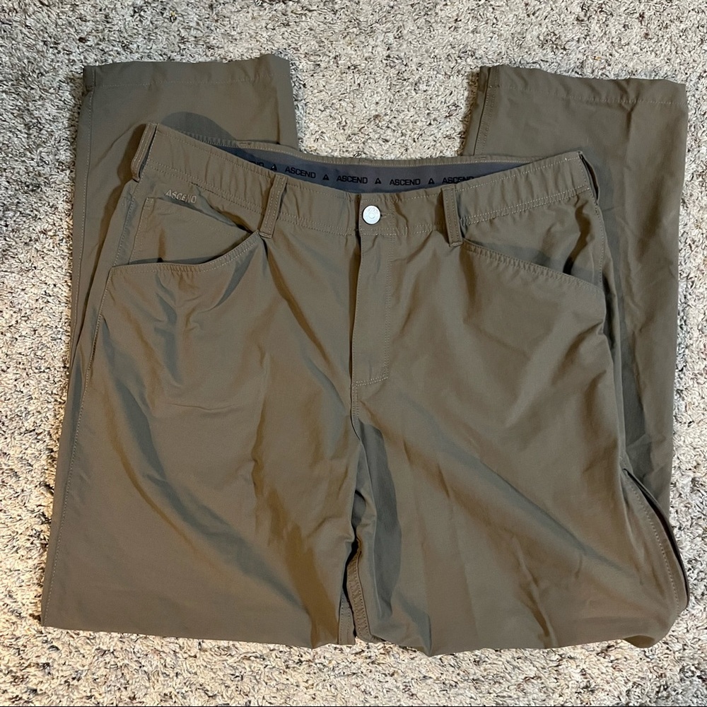 Ascend Taupe Outdoor/Hiking Pants Size 38 x 32